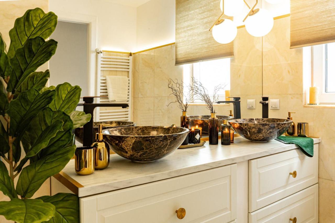 Qult - The Renaissance Affair Apartment Букурещ Екстериор снимка