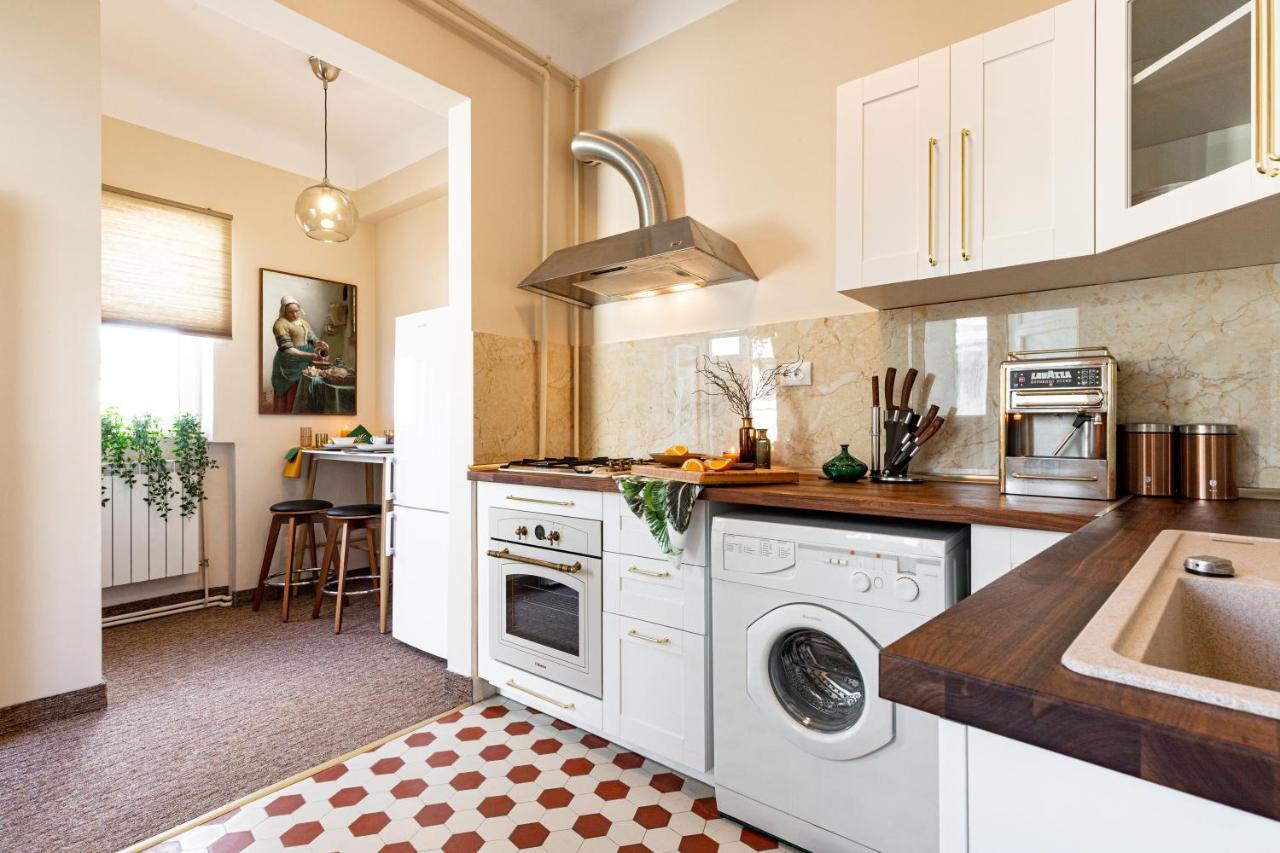 Qult - The Renaissance Affair Apartment Букурещ Екстериор снимка